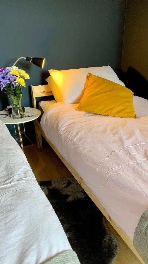 In City Centre, 4 Guests, Car Park Apartment