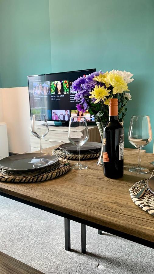 In City Centre, 4 Guests, Car Park