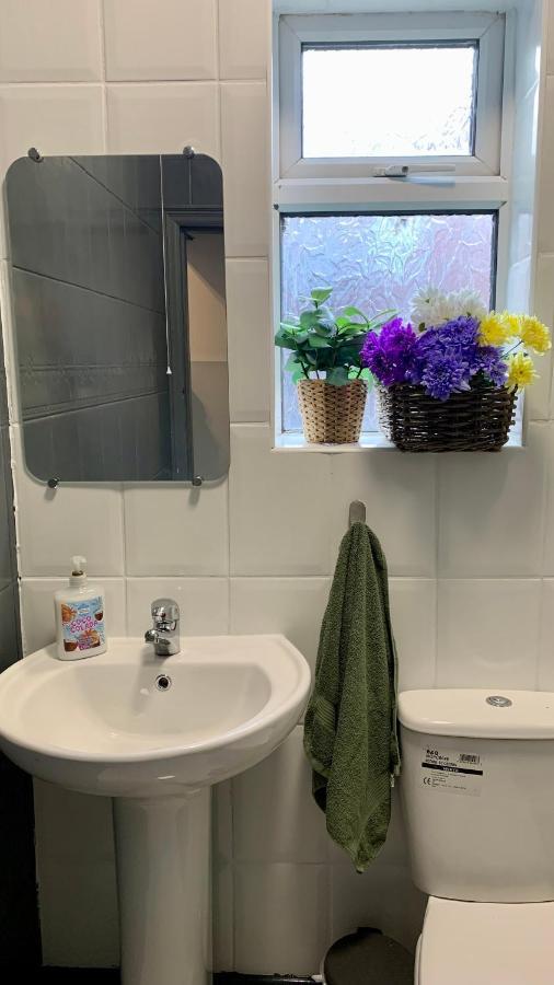 In City Centre, 4 Guests, Car Park Apartment