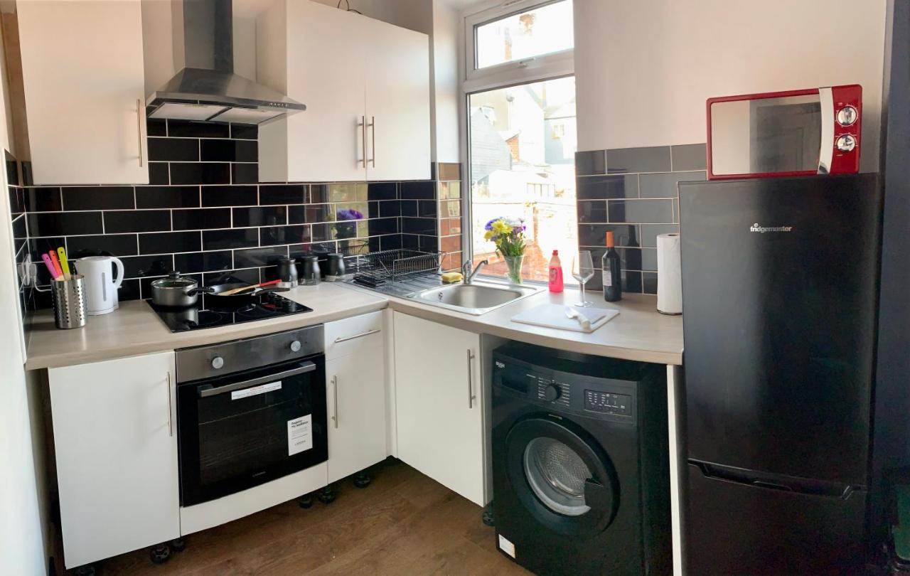 In City Centre, 4 Guests, Car Park Apartment